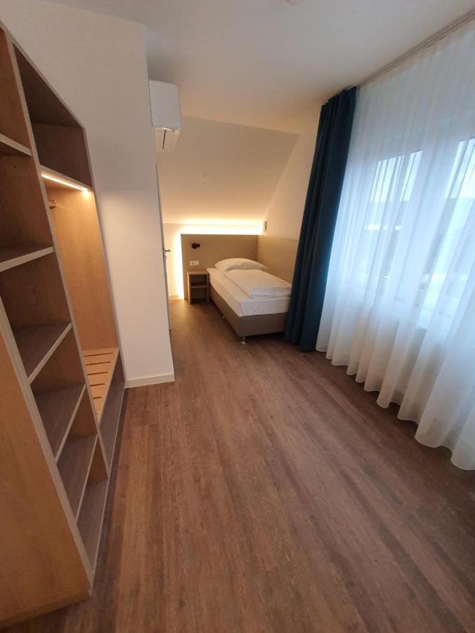 Hotel Zur Traube Moglingen Екстер'єр фото