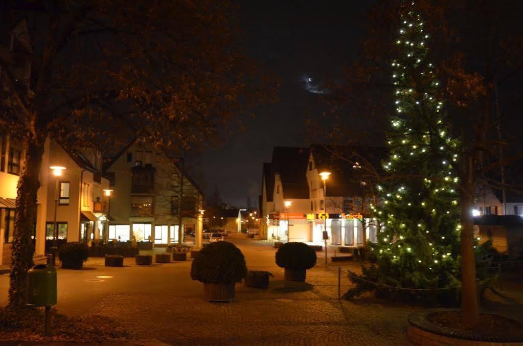 Hotel Zur Traube Moglingen Екстер'єр фото